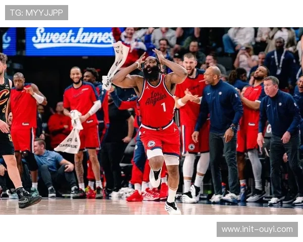 哈登直面杰伦·布朗，快船七连客之旅第二战启程